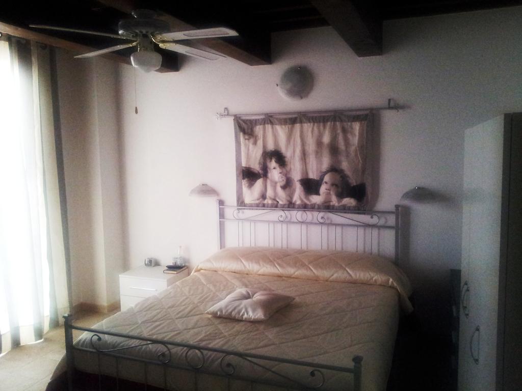 Agriturismo La Nocciolina เวนตูรีนา แตร์เม ห้อง รูปภาพ